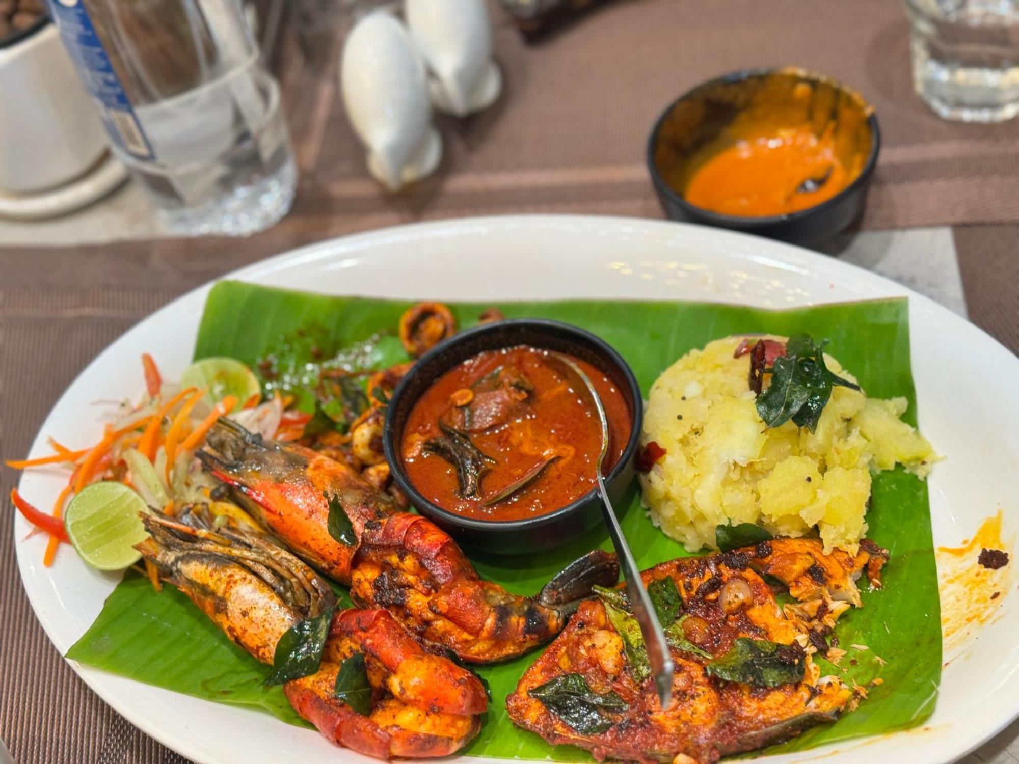 Jaladarshini Lakeside Gardens Bed & Breakfast Kollam Bagian luar foto